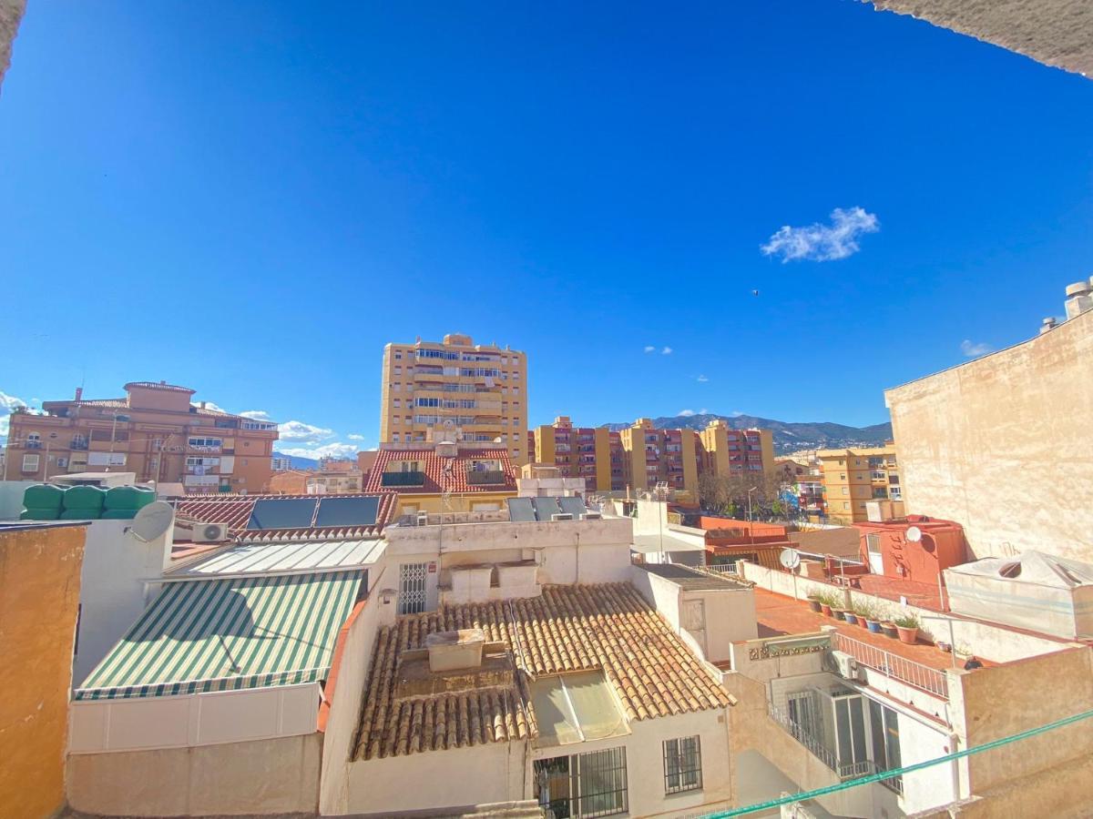 AMPLIO y CÉNTRICO APARTAMENTO CON APARCAMIENTO GRATUITO ALREDEDOR Fuengirola Esterno foto