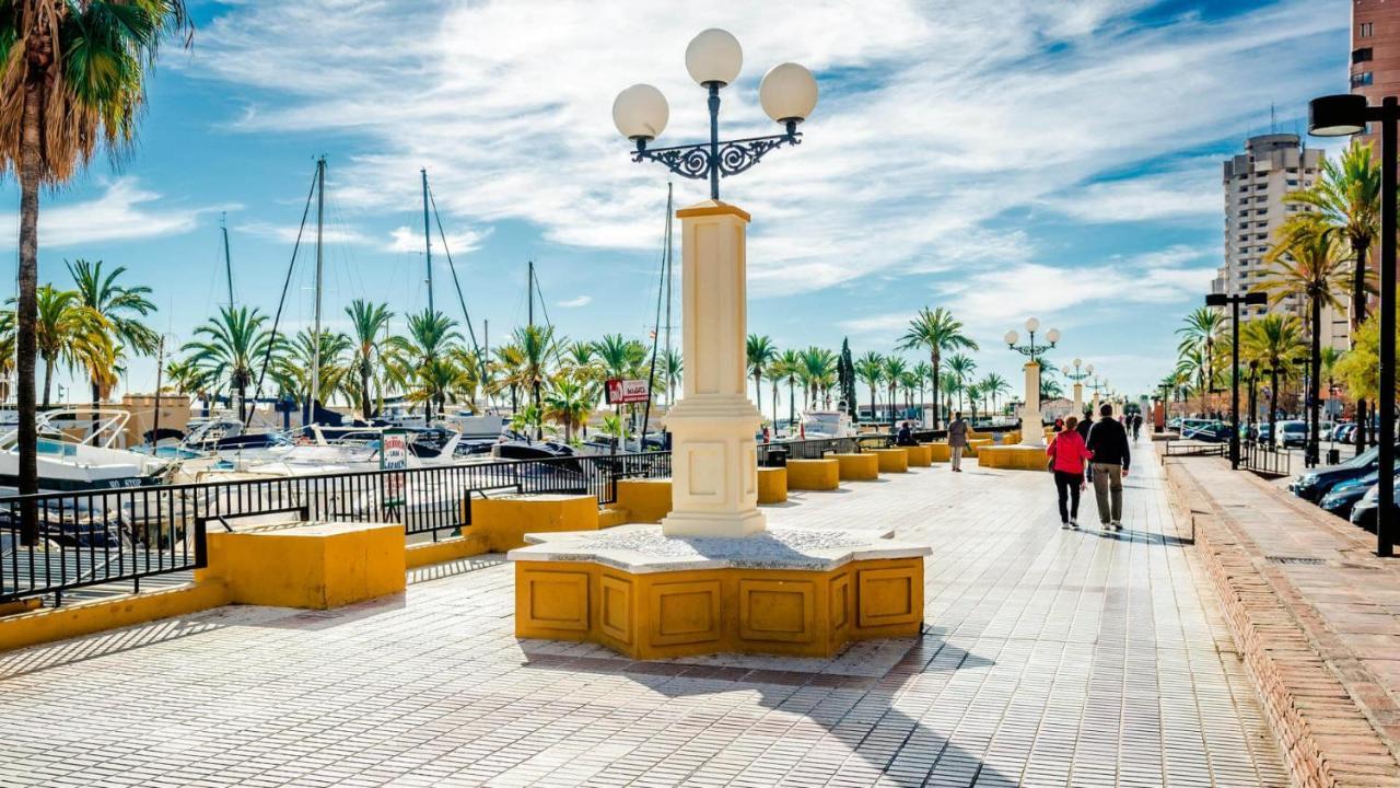 AMPLIO y CÉNTRICO APARTAMENTO CON APARCAMIENTO GRATUITO ALREDEDOR Fuengirola Esterno foto