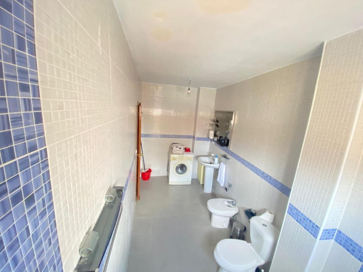 AMPLIO y CÉNTRICO APARTAMENTO CON APARCAMIENTO GRATUITO ALREDEDOR Fuengirola Esterno foto