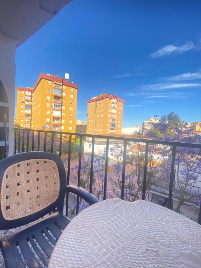 AMPLIO y CÉNTRICO APARTAMENTO CON APARCAMIENTO GRATUITO ALREDEDOR Fuengirola Esterno foto