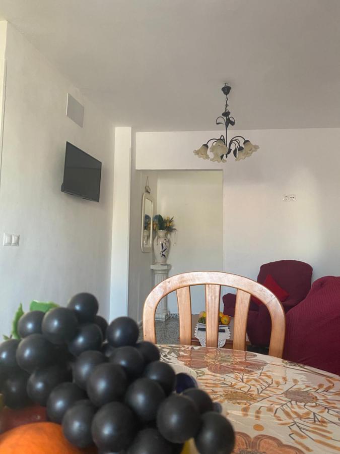 AMPLIO y CÉNTRICO APARTAMENTO CON APARCAMIENTO GRATUITO ALREDEDOR Fuengirola Esterno foto